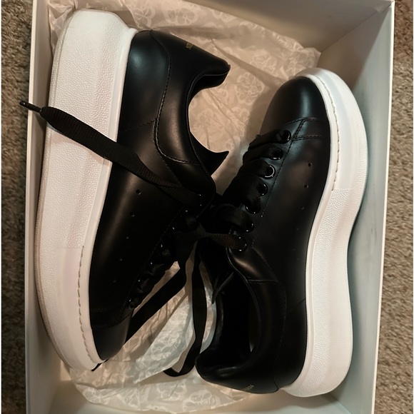 Alexander Mcqueen Women’s 7 - Picture 3 of 4